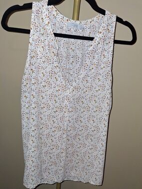 Dalia Cream White Floral V-Neck Sleeveless Blouse